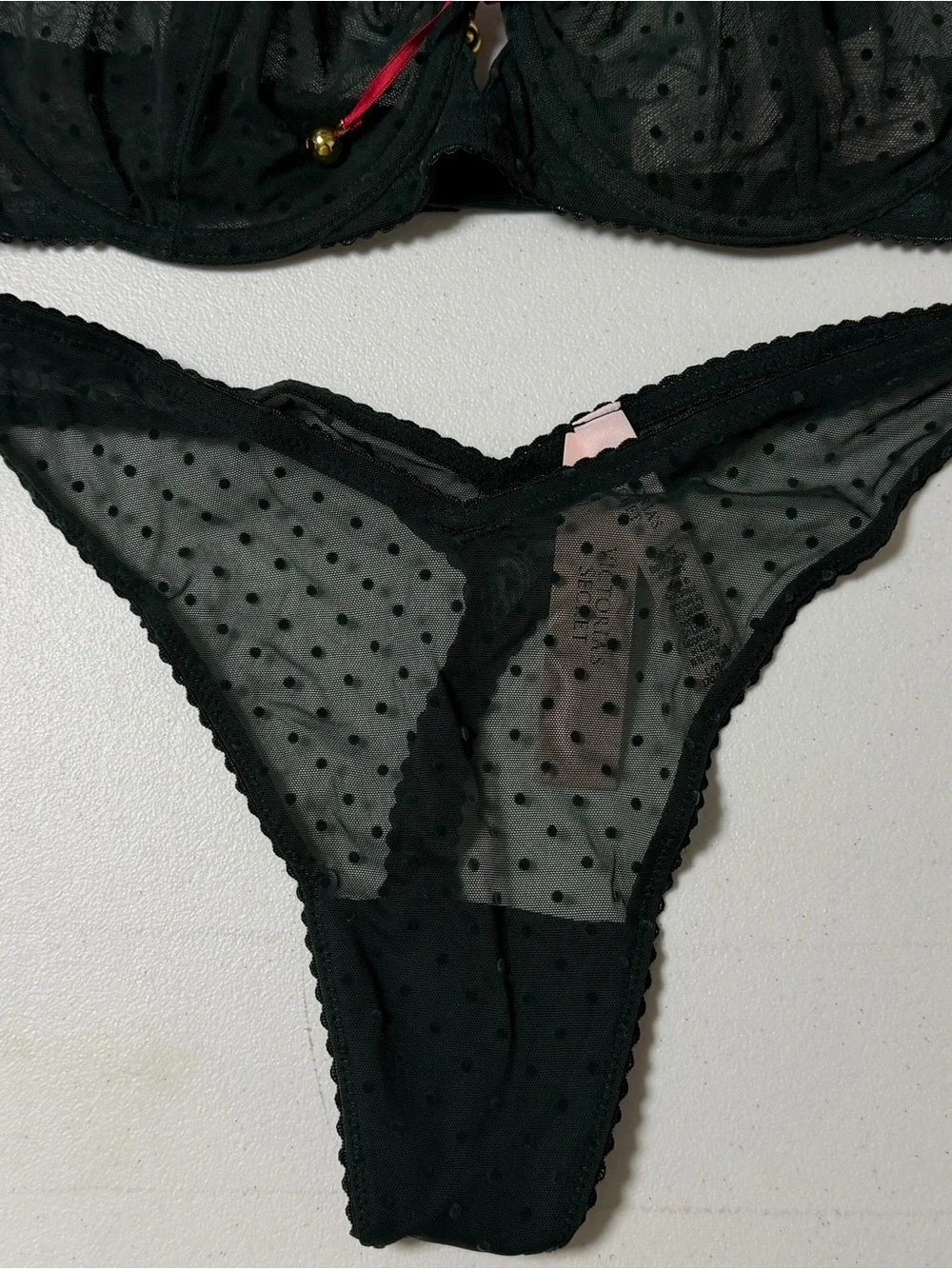 Victoria’s Secret Holiday Mesh Bra Thong Set 36C Large NWT